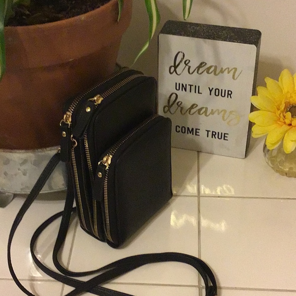 3-Compartment Black Stylish Crossbody